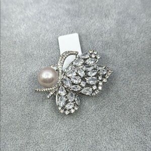 Elegant Silver and Pearl Brooch